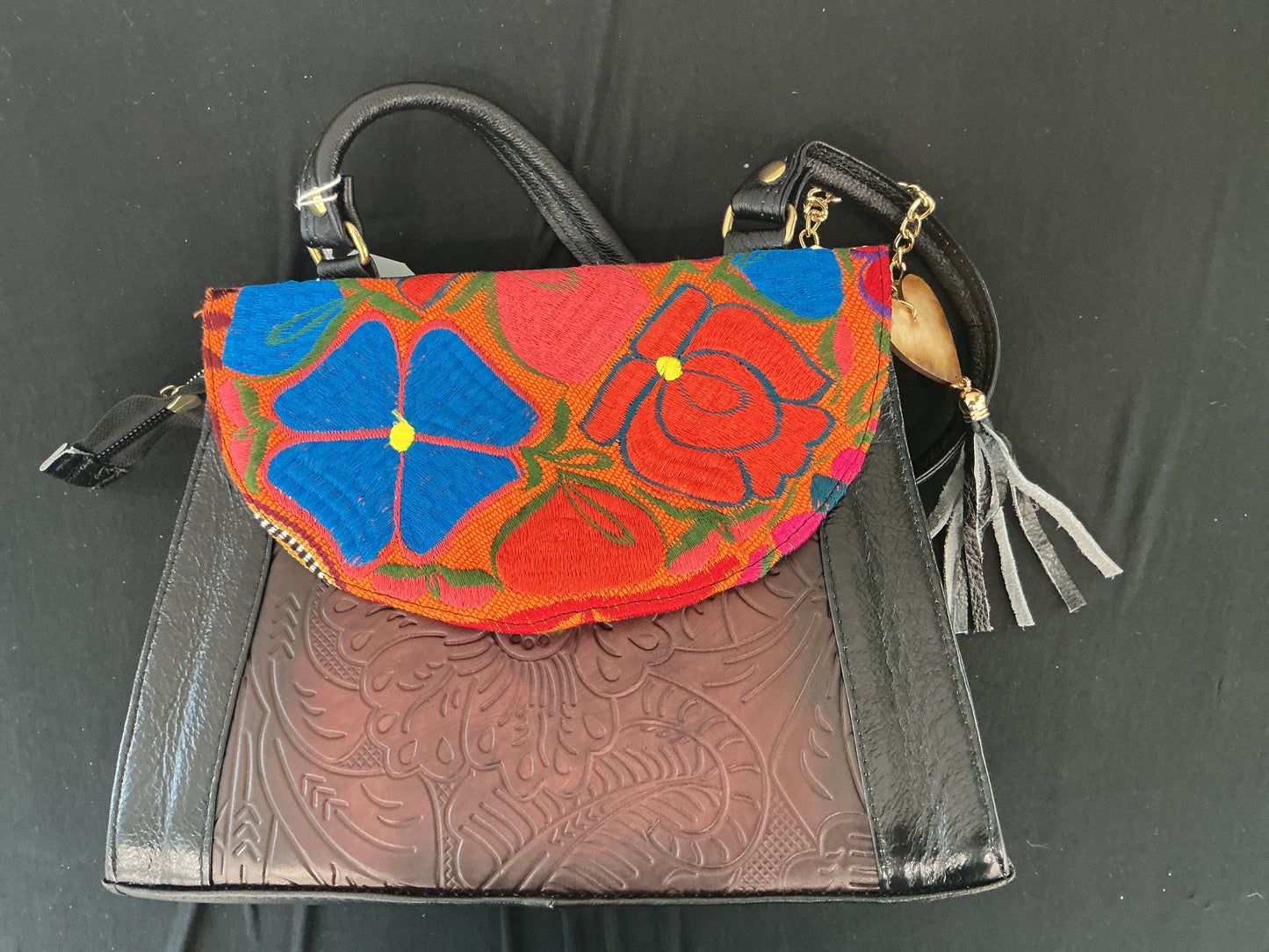 Chiapaneco-Style Embroidered Leather Purse