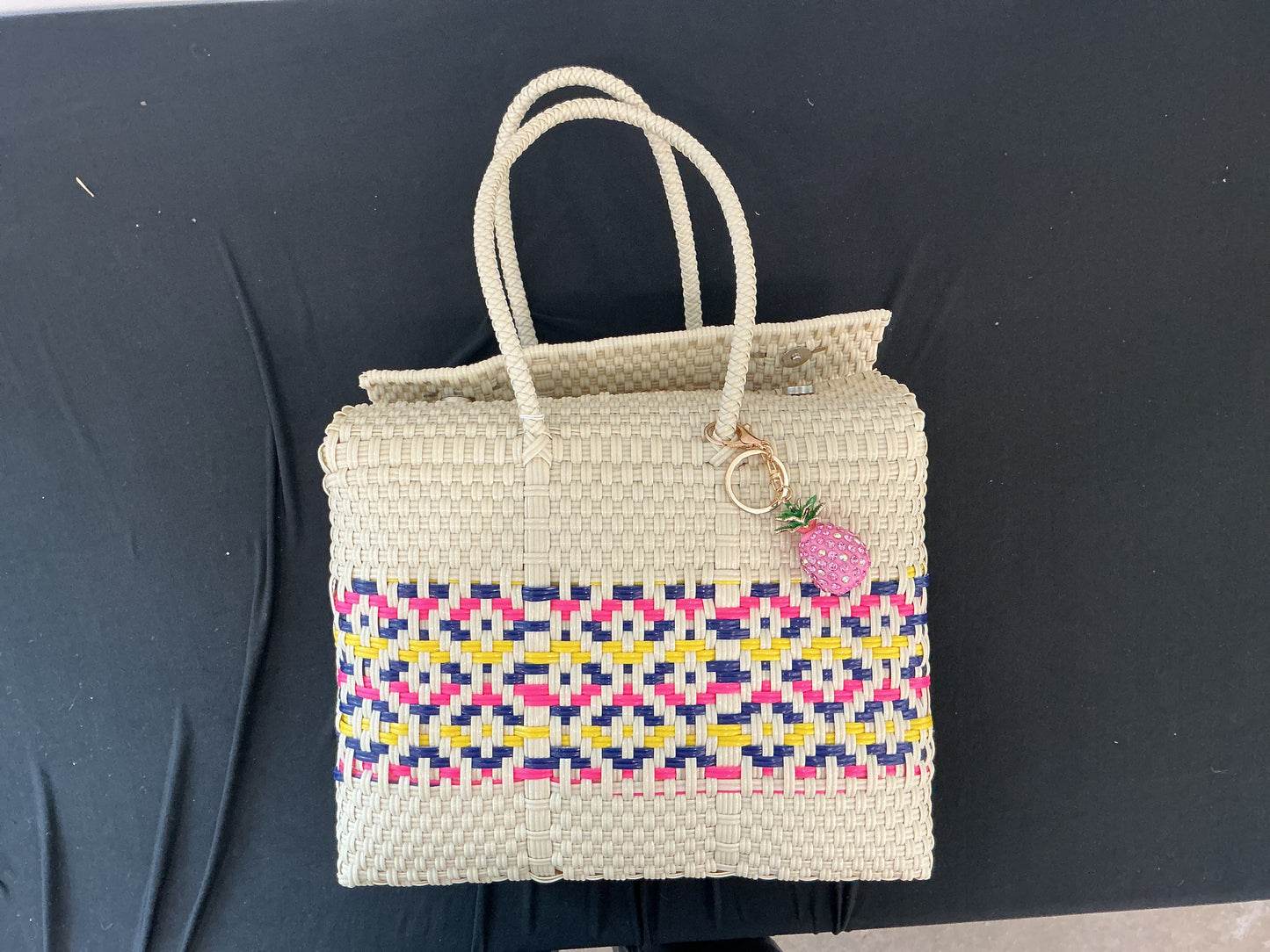Woven Picnic Bags w/ Hanging Charm (Medium)
